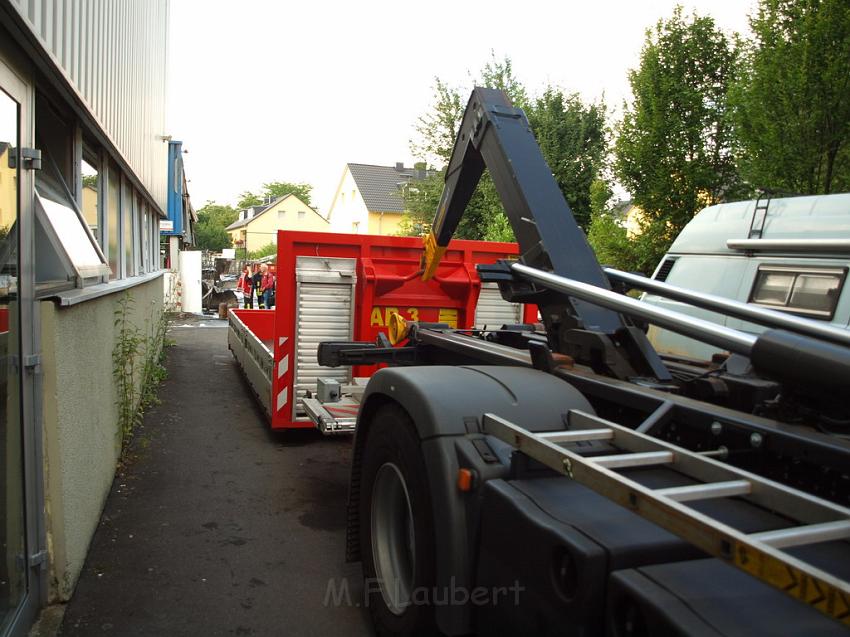 Feuer Halle Siegburg Gewerbegebiet Zange P006.JPG